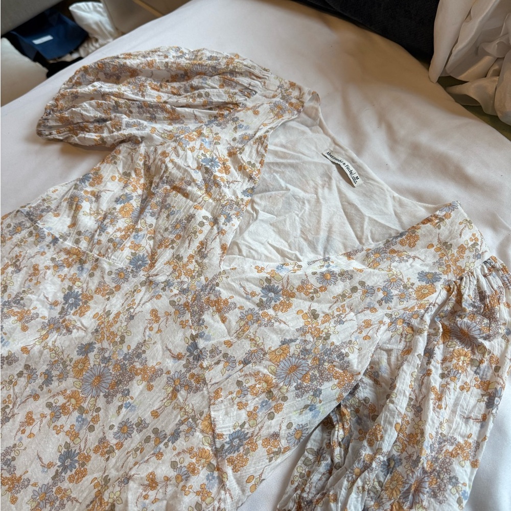 Abercrombie & Fitch Short V-Neck Floral Dress